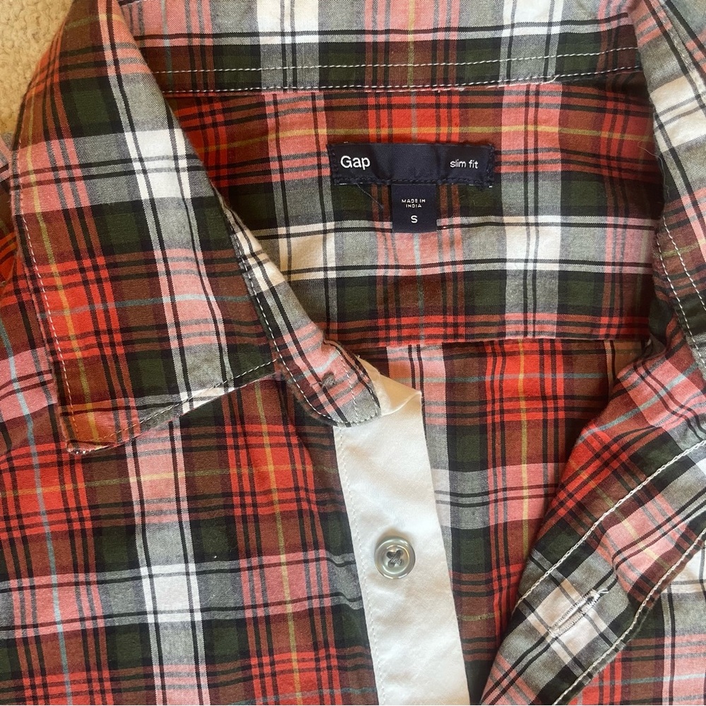 Gap button down